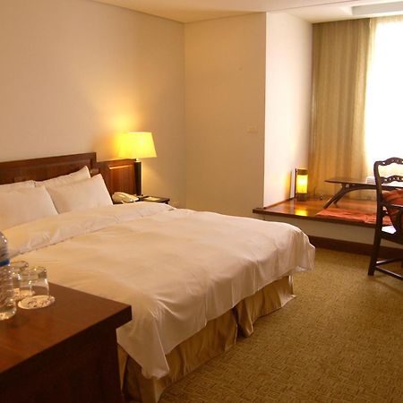 Beautiful Hotel Taipei Синдиан-Сити Экстерьер фото