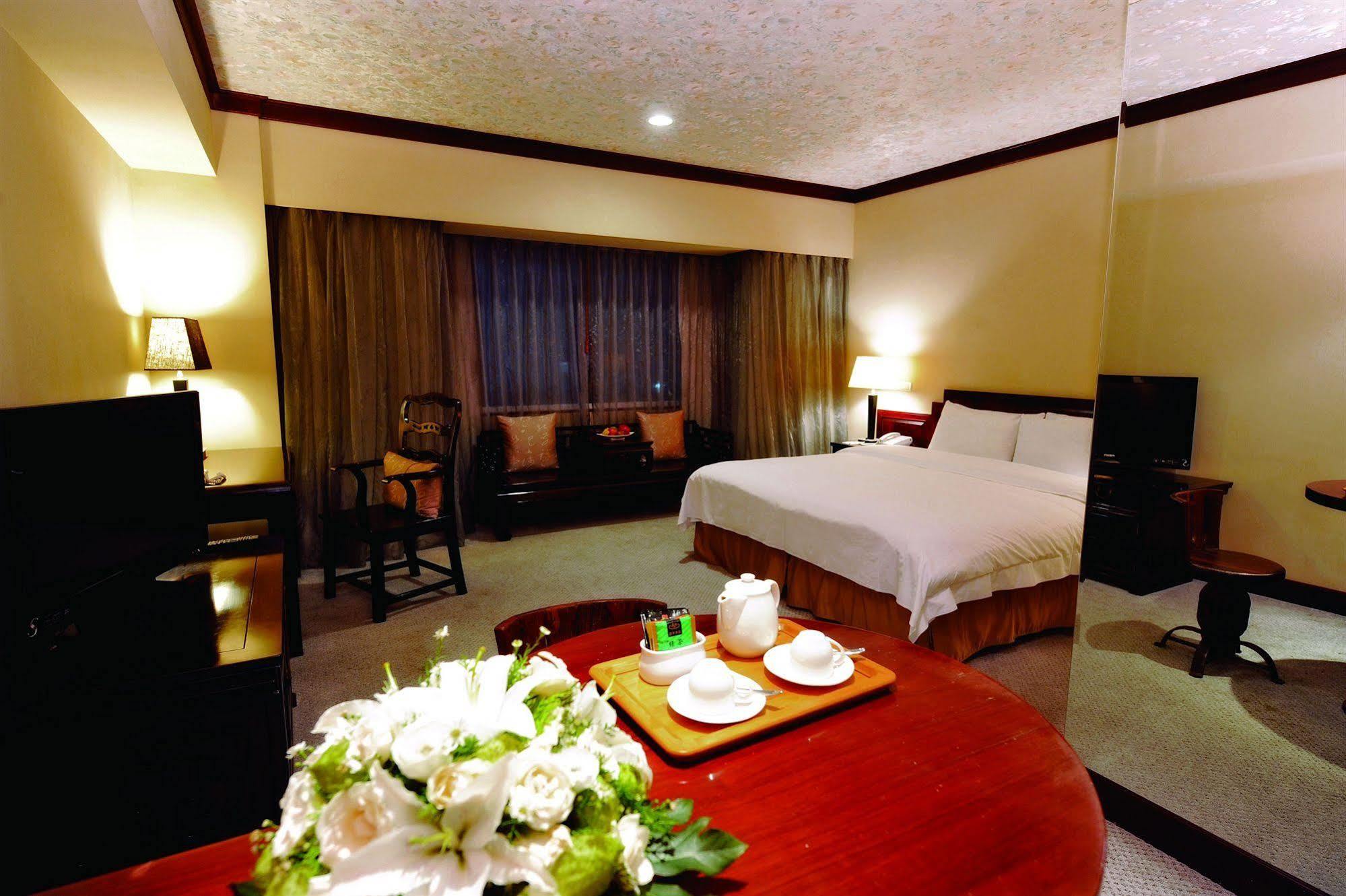 Beautiful Hotel Taipei Синдиан-Сити Экстерьер фото
